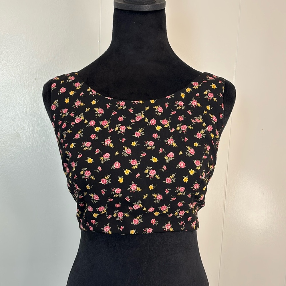 Forever 21 Sleeveless Crop Top - Size Medium